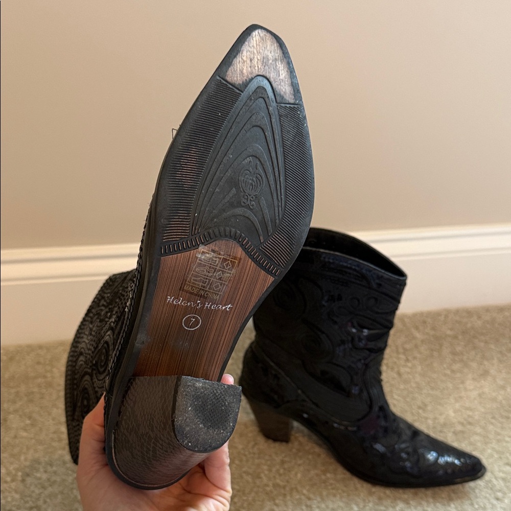 Chic Black Patterned Heeled Sequined Boots - image 6